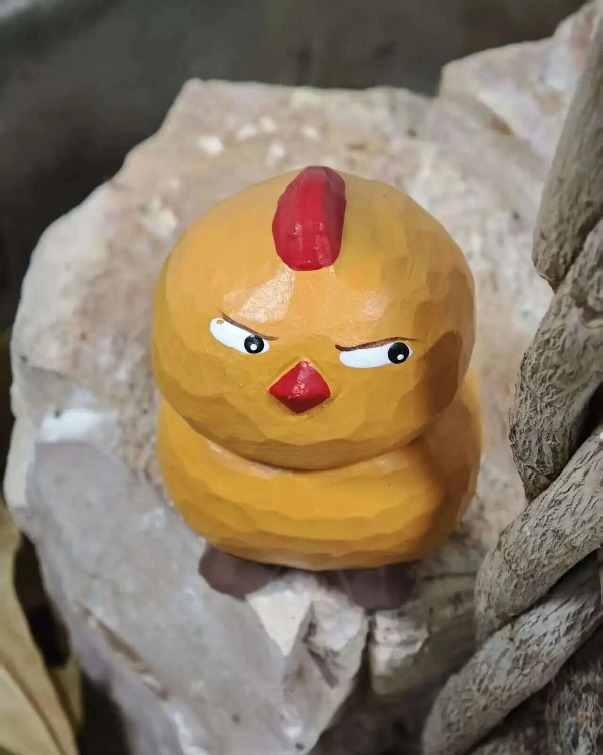 Coonli Hand Carved Wooden Standing Chicken Figurine – Animal Statue (6.3cm)
