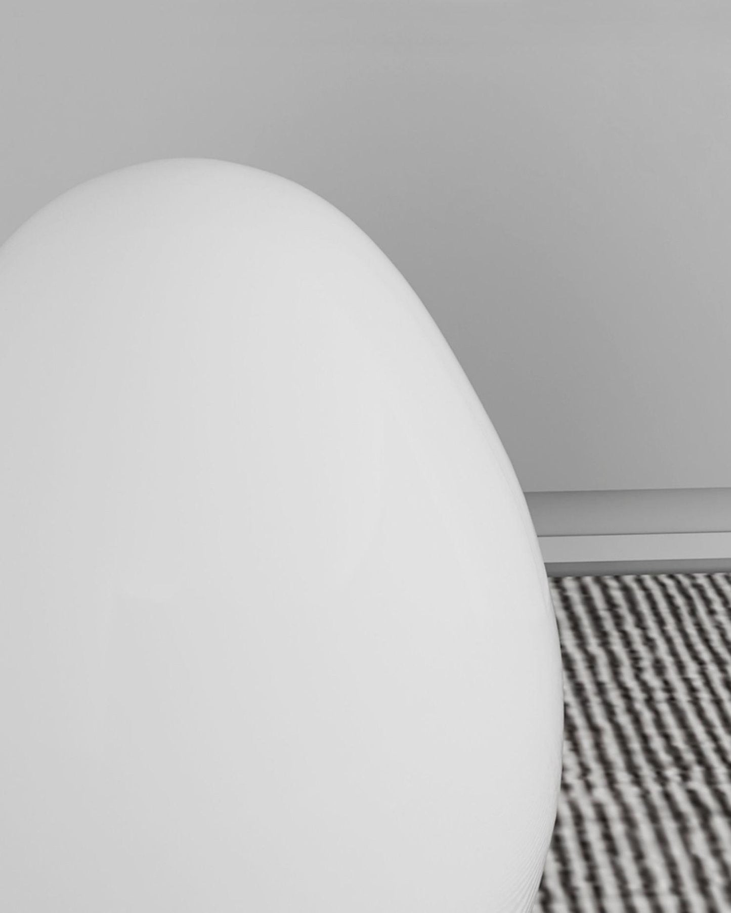 Modern Egg-Shaped Table Lamp